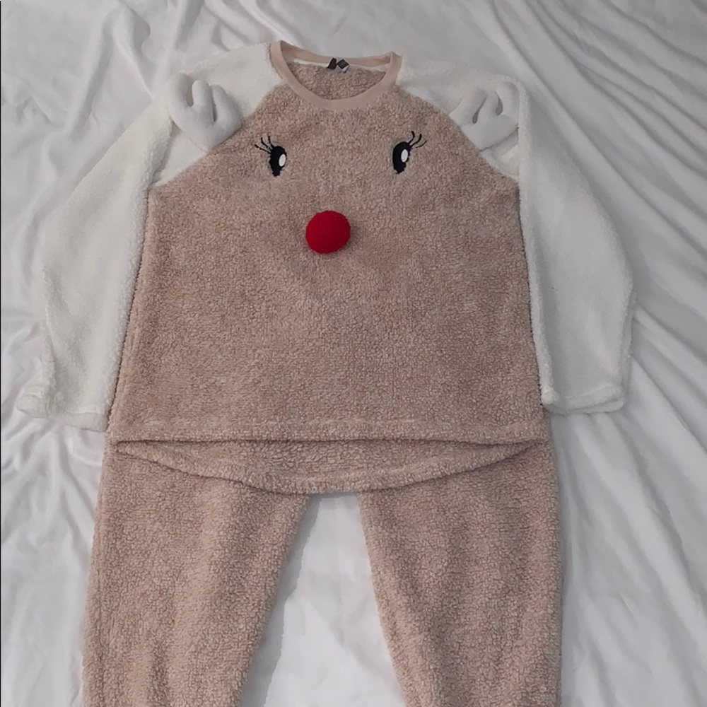 Christmas cozy rain deer pajamas/loungewear